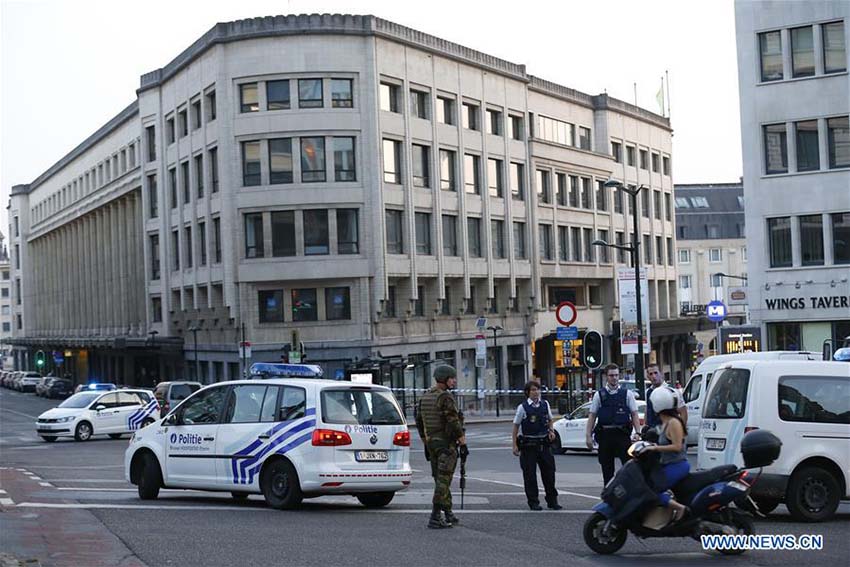 Esta??o central de Bruxelas evacuada após explos?o