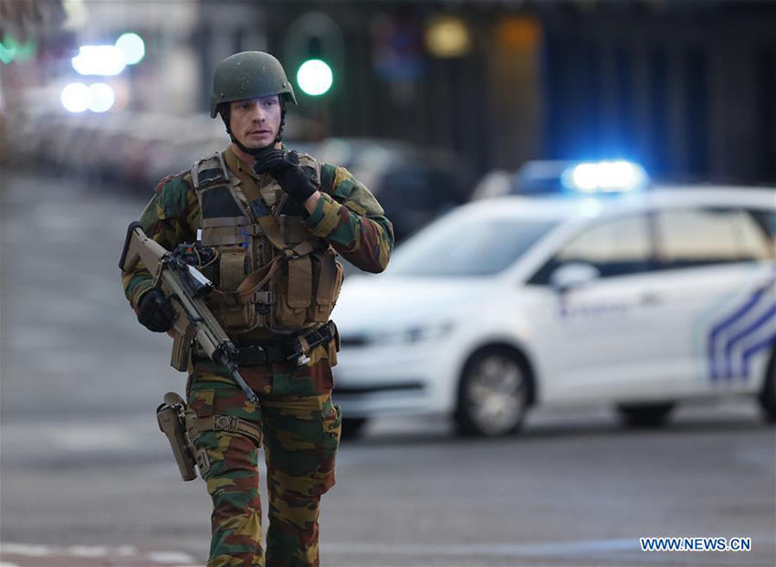 Esta??o central de Bruxelas evacuada após explos?o