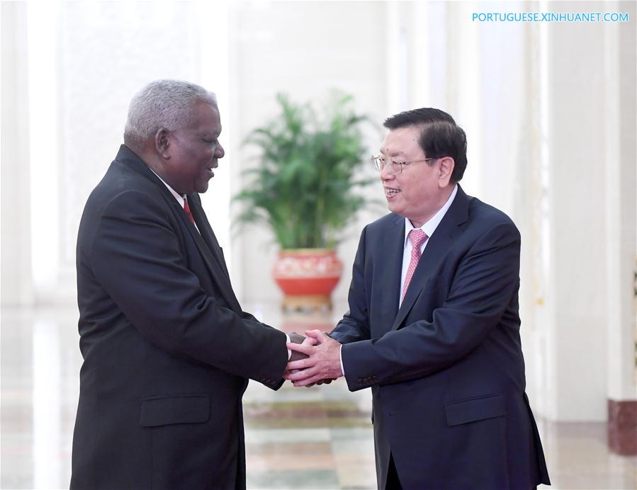 China e Cuba prometem fortalecer intercambios parlamentares