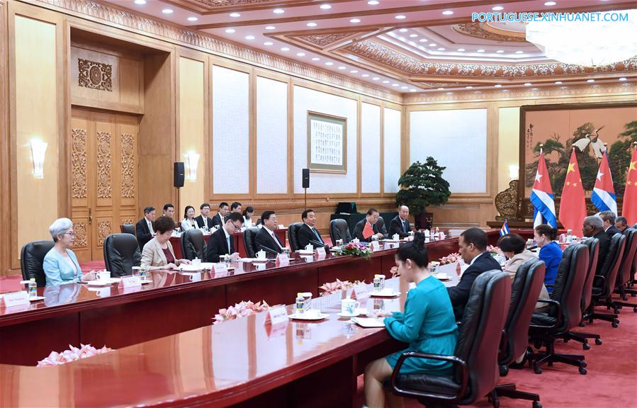 China e Cuba prometem fortalecer intercambios parlamentares