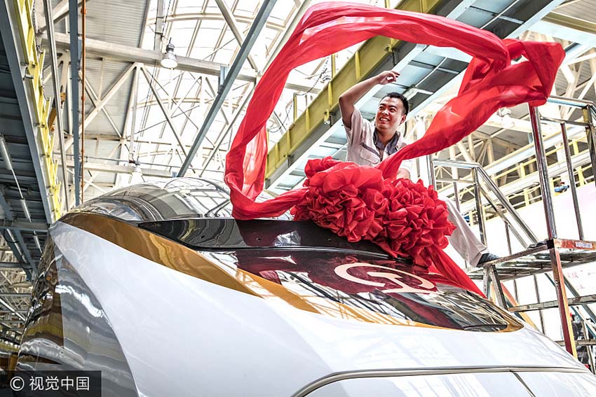 China: Novos trens-bala entram em circula??o entre Beijing e Shanghai