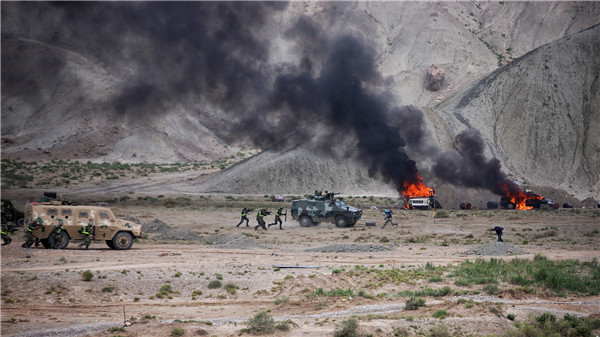 China e Quirguist?o fazem treinamento antiterrorista em Xinjiang