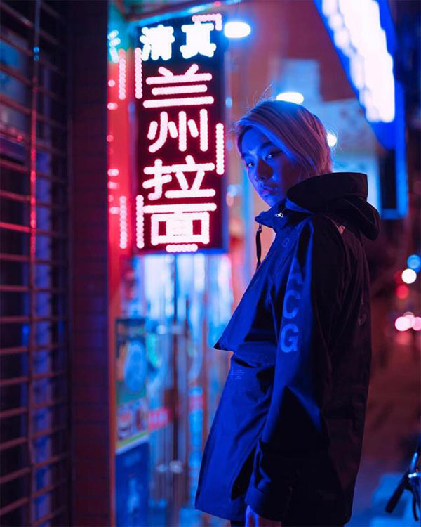 Galeria: Fotógrafa chinesa captura dinamica surrealista de Shanghai