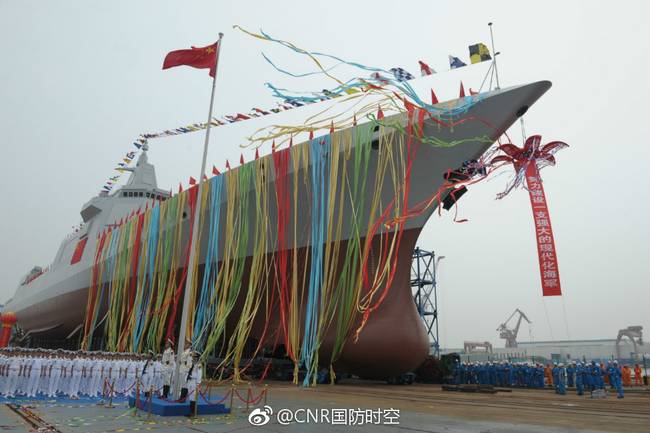 China lan?a à água primeiro contratorpedeiro de 10 mil toneladas