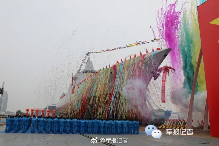 China lan?a à água primeiro contratorpedeiro de 10 mil toneladas