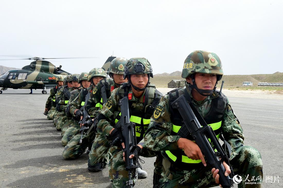 China e Quirguist?o realizam exercício militar antiterrorista conjunto