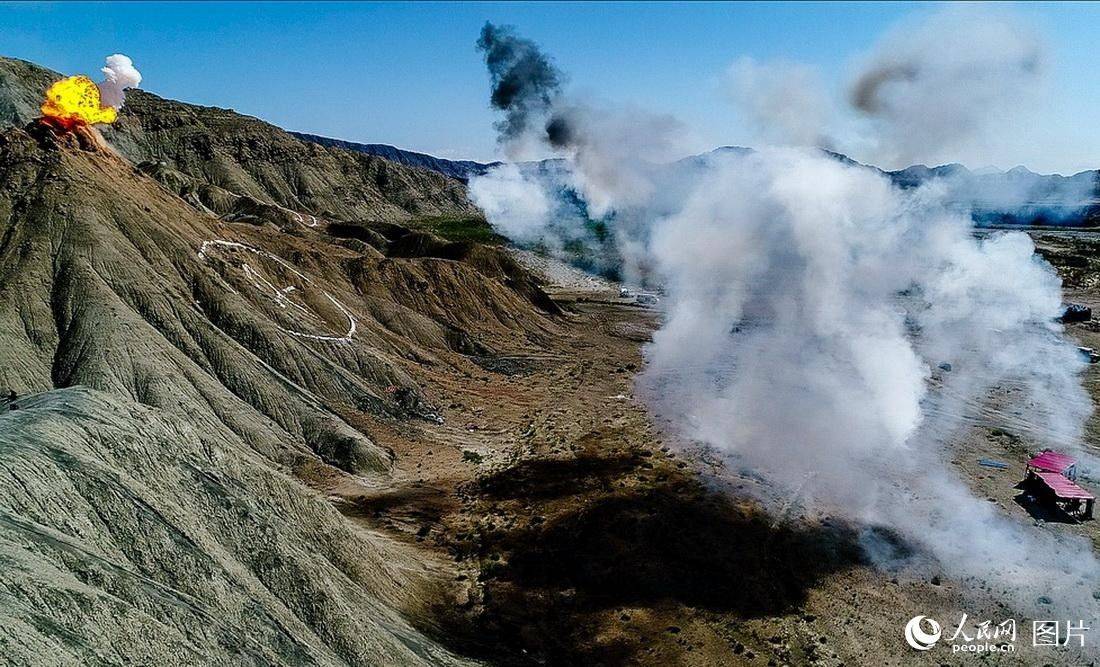 China e Quirguist?o realizam exercício militar antiterrorista conjunto