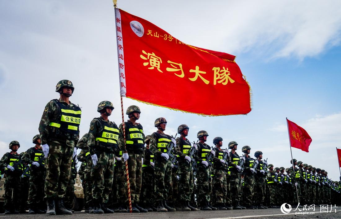China e Quirguist?o realizam exercício militar antiterrorista conjunto