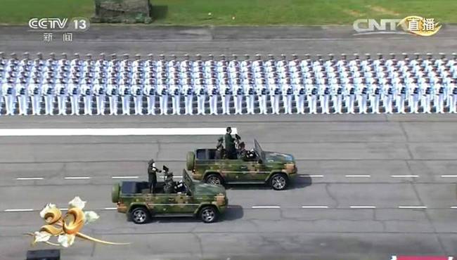 Presidente Xi inspeciona guarni??o do ELP em Hong Kong