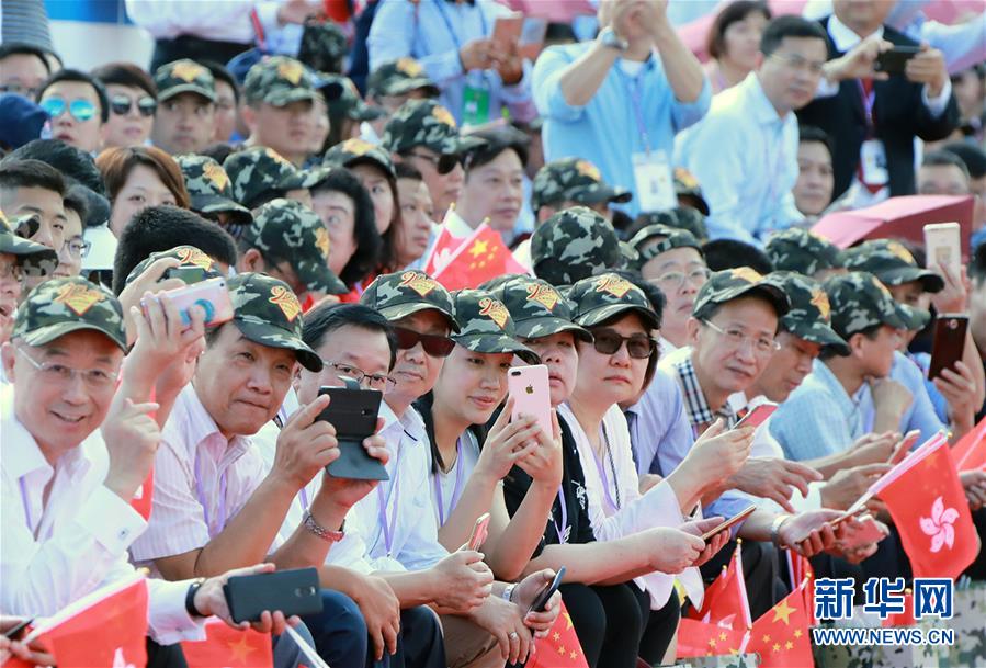 Presidente Xi inspeciona guarni??o do ELP em Hong Kong