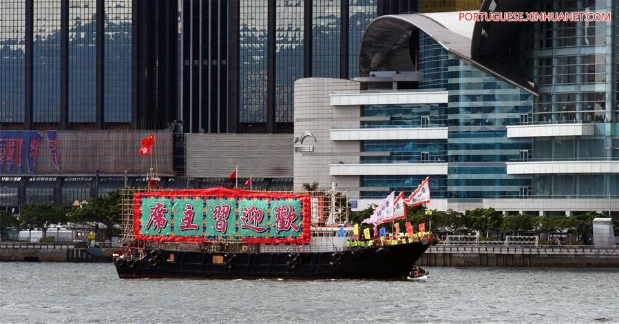 Desfile de barcos pesqueiros celebra 20o aniversário da RAEHK