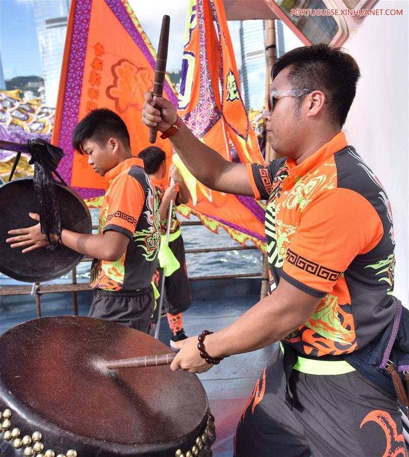 Desfile de barcos pesqueiros celebra 20o aniversário da RAEHK
