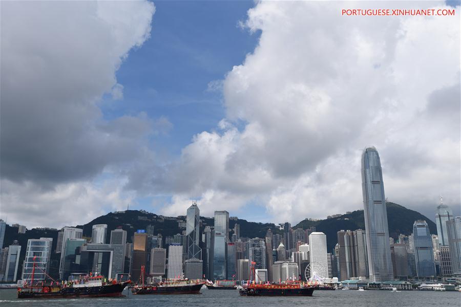 Desfile de barcos pesqueiros celebra 20o aniversário da RAEHK