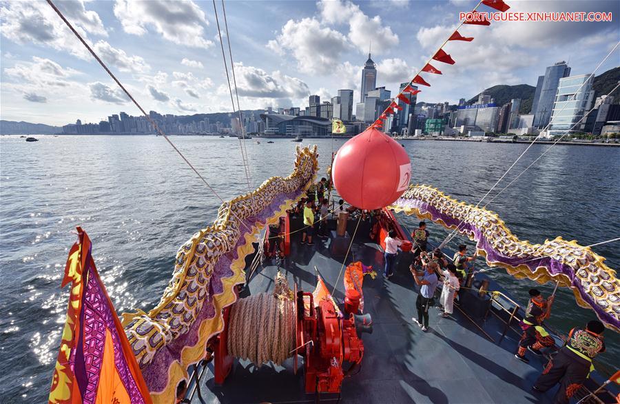 Desfile de barcos pesqueiros celebra 20o aniversário da RAEHK