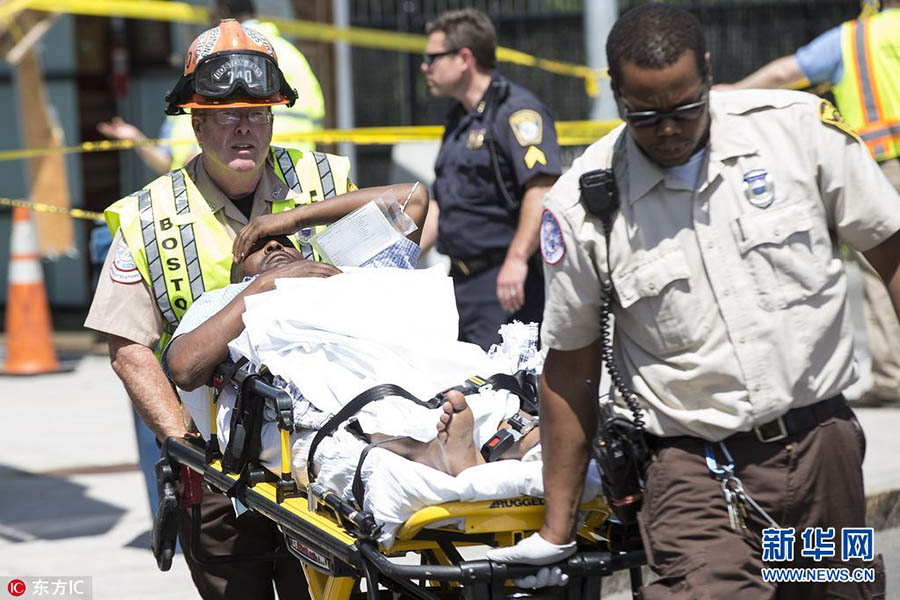 Carro atropela pedestres no leste de Boston e deixa feridos, diz polícia