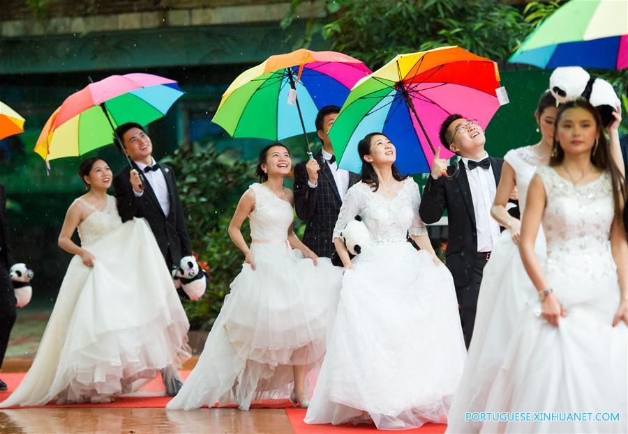 227 casais participam de cerim?nia de casamento conjunta em Guangzhou