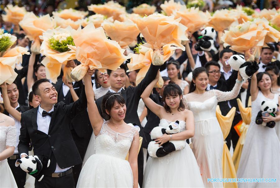 227 casais participam de cerim?nia de casamento conjunta em Guangzhou