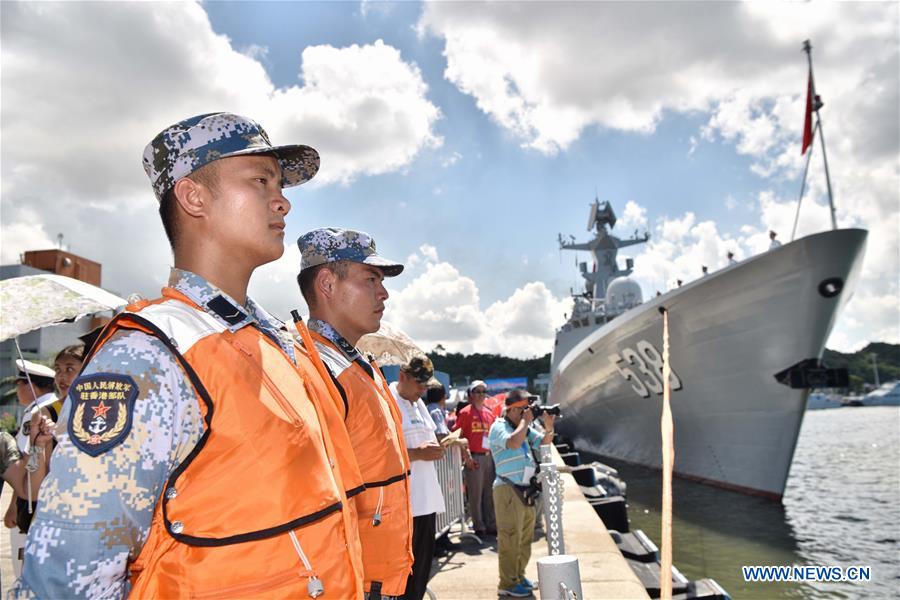 Porta-avi?es Liaoning deixa Hong Kong após visita de cinco dias