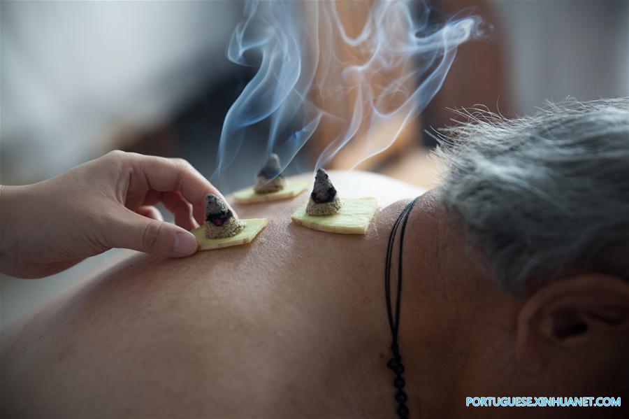 Chineses recorrem à medicina tradicional chinesa para prevenir doen?as em meio a onda de calor