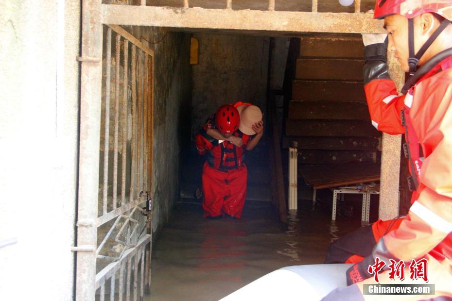 Inunda??es no sul da China afetam 80 mil pessoas