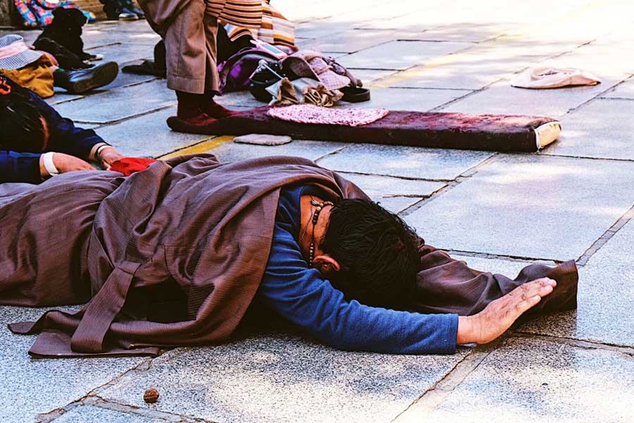 Galeria: peregrinos em Lhasa