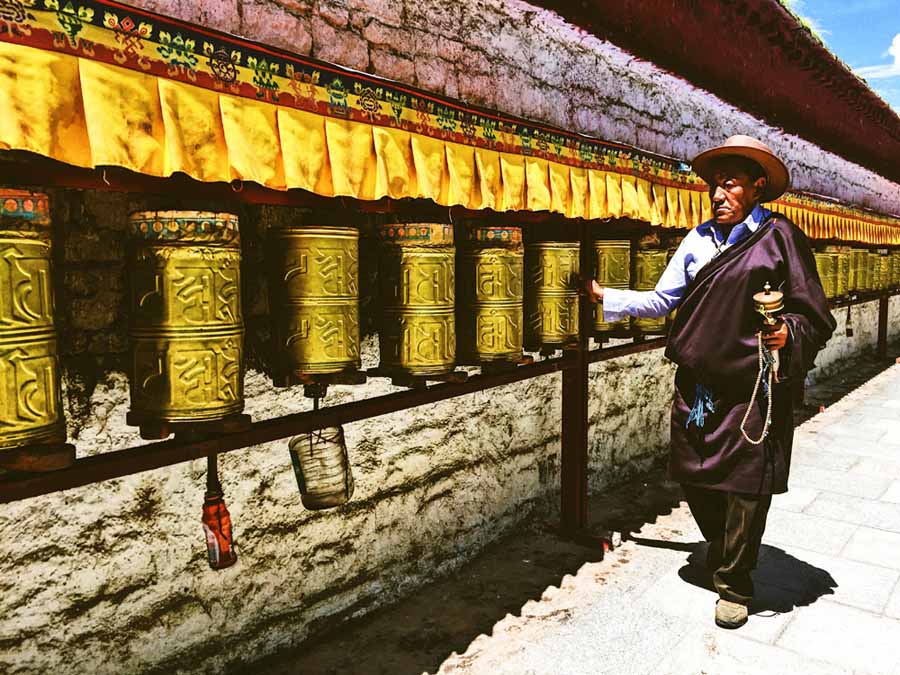 Galeria: peregrinos em Lhasa