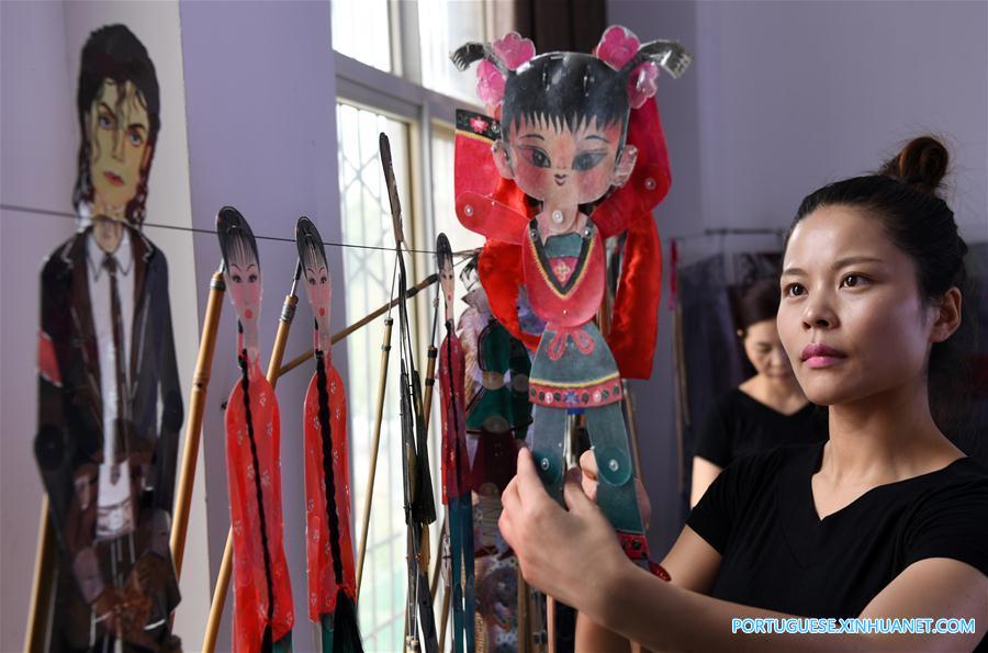 Herdeiro do teatro de sombras combina formas artísticas chinesas e ocidentais