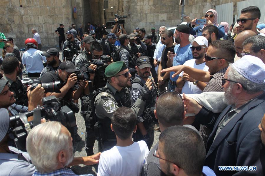 Protesto mu?ulmano prossegue após reabertura do complexo de Al-Aqsa em Jerusalém