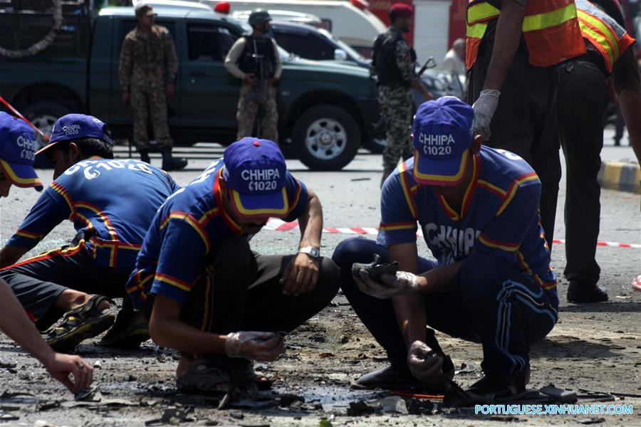 Dois agentes de seguran?a s?o mortos em atentados suicidas no noroeste do Paquist?o