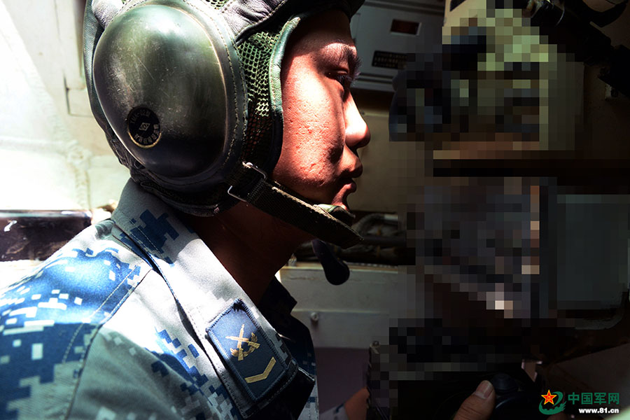 Veículo blindado de combate aerotransportado chinês preparado para competi??o militar internacional