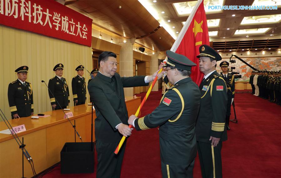 Xi Jinping pede progresso em educa??o e pesquisa militares
