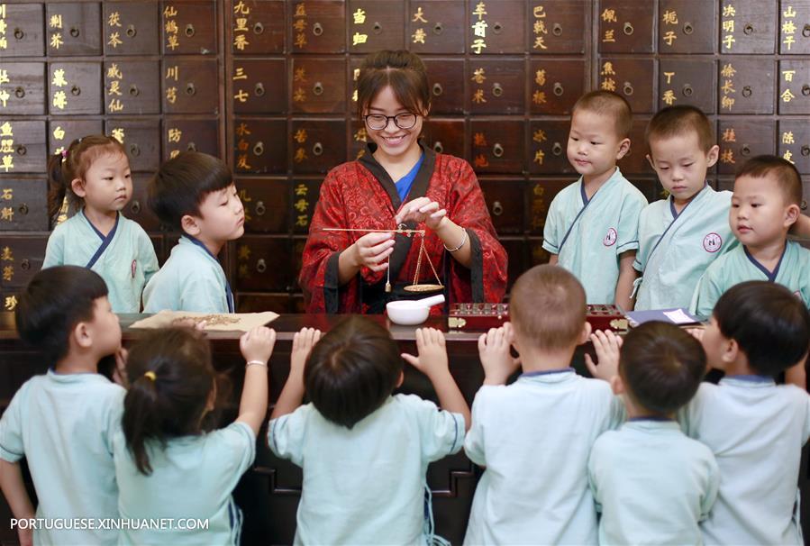 Acampamento de Ver?o da Cultura Tradicional Nacional é realizado em Hebei