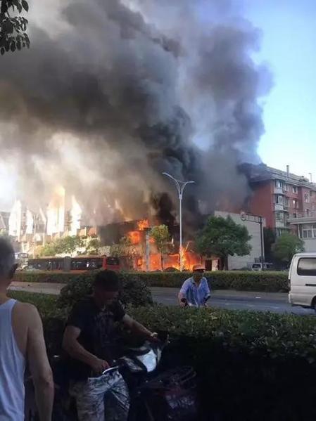 Explos?o em loja deixa 2 mortos e 55 feridos em Hangzhou