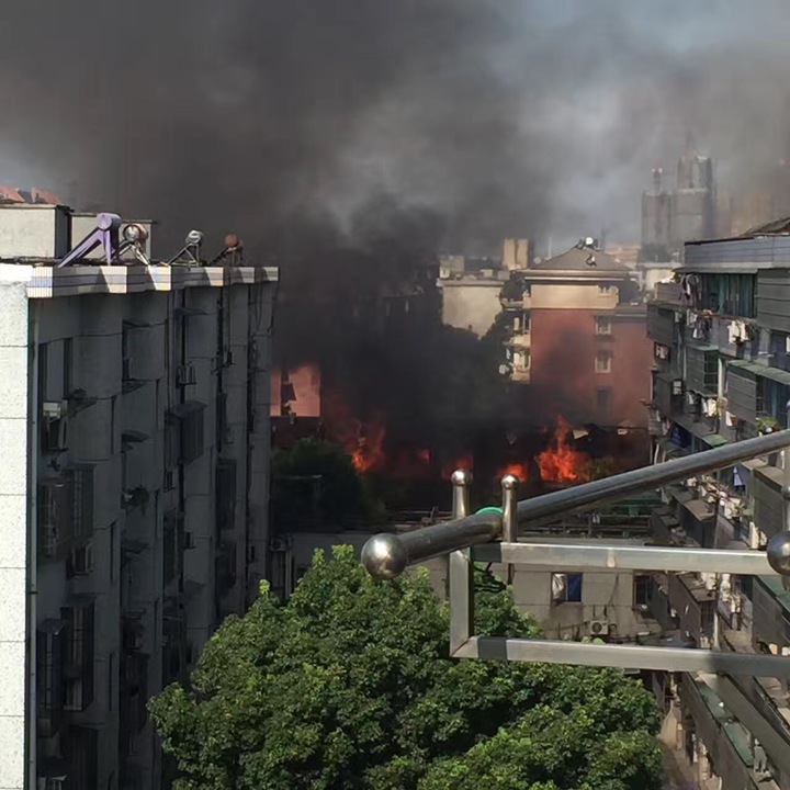 Explos?o em loja deixa 2 mortos e 55 feridos em Hangzhou