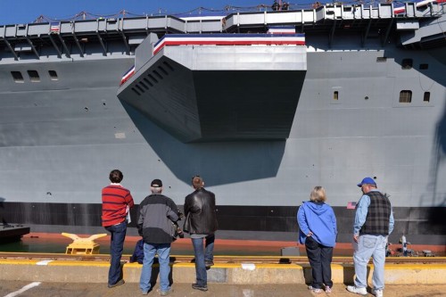 Primeiro porta-avi?es classe 