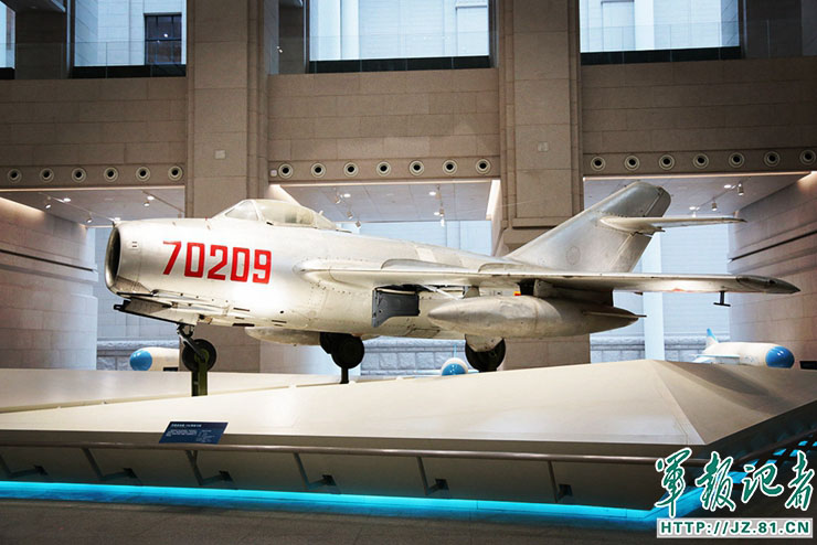 Museu Militar da China exibe equipamentos militares avan?ados