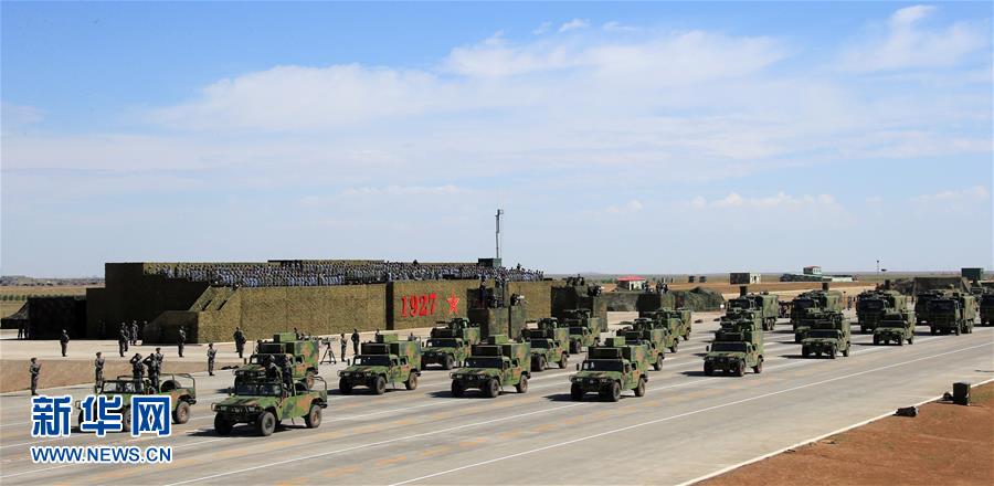 China demonstra equipamentos de guerra eletr?nica em desfile pelo Dia do Exército