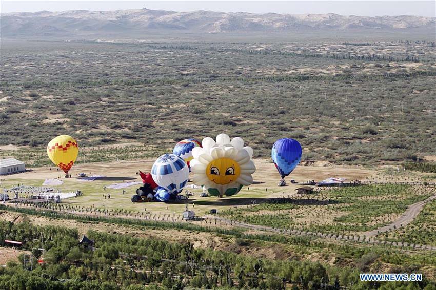 Festival de bal?es de ar quente realizado em Ningxia