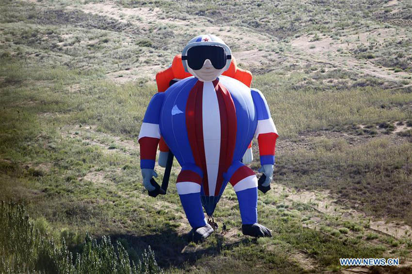 Festival de bal?es de ar quente realizado em Ningxia