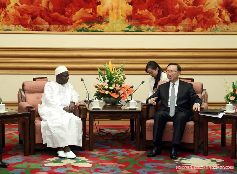 China cooperará com Gambia em infraestrutura, agricultura e turismo