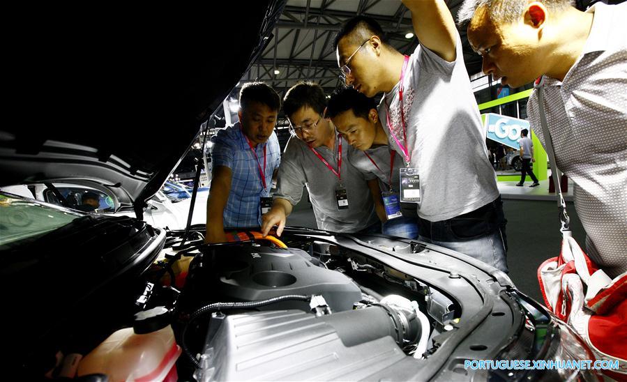 Feira de veículos do futuro do Fórum Internacional de Veículos de Novas Energias 2017 come?a em Shanghai