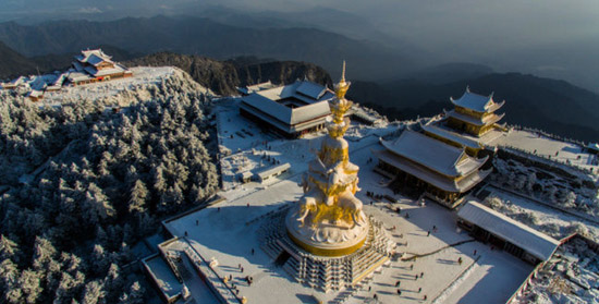Recém-graduado de Chengdu tira um ano para filmar a China a partir do céu