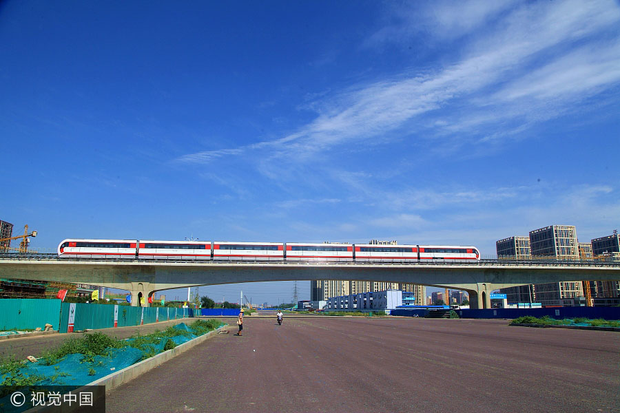 Primeiro trem maglev de Beijing inicia opera??es de teste