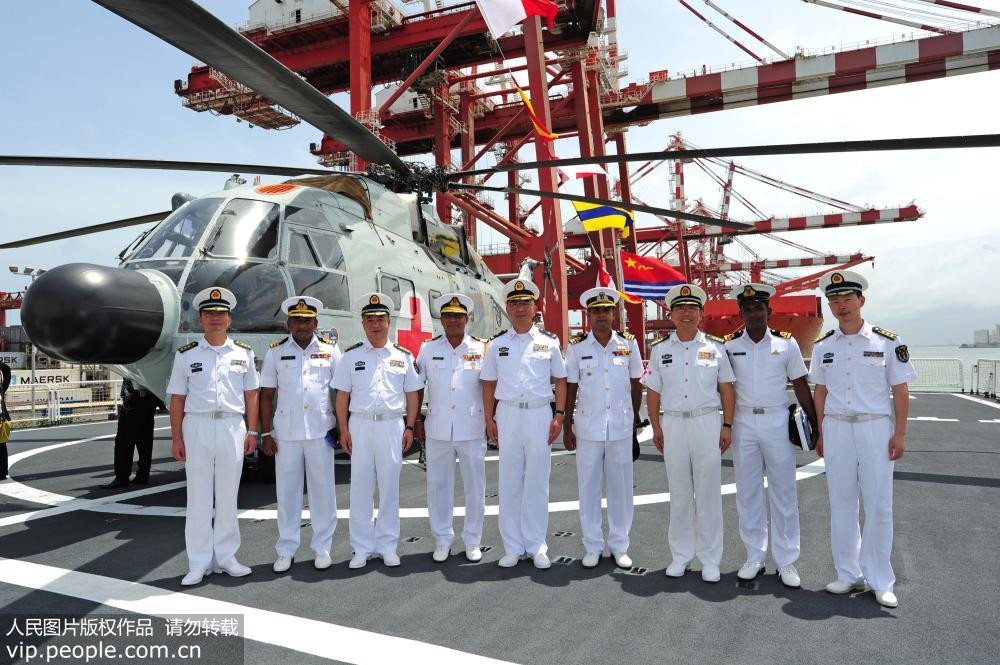 Navio-hospital da China ancora pela primeira vez no Sri Lanka