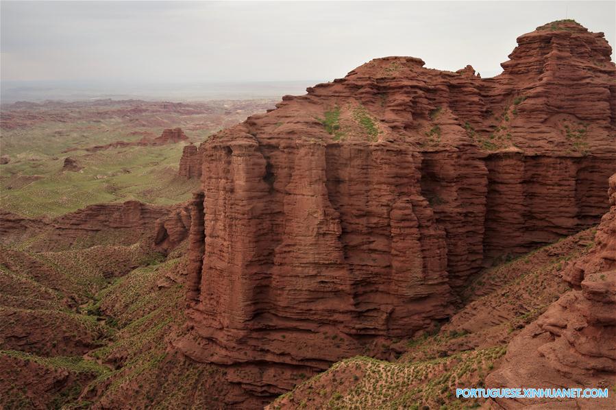 Cenário do Canion Pingshanhu em Gansu, no noroeste da China