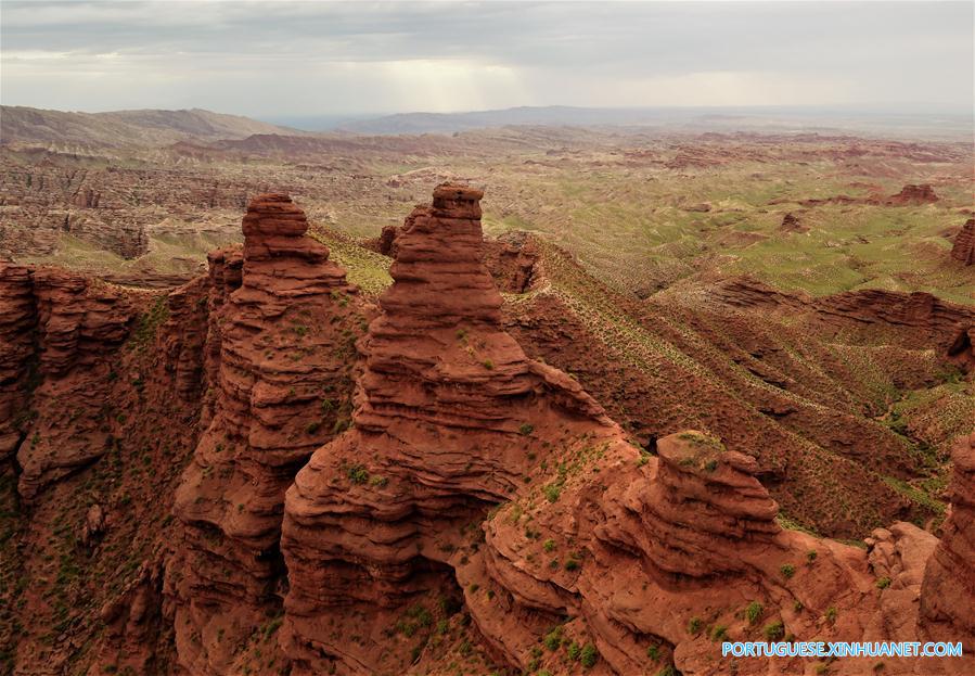 Cenário do Canion Pingshanhu em Gansu, no noroeste da China