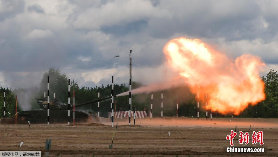 Tanques militares competem nos Jogos Internacionais do Exército 2017