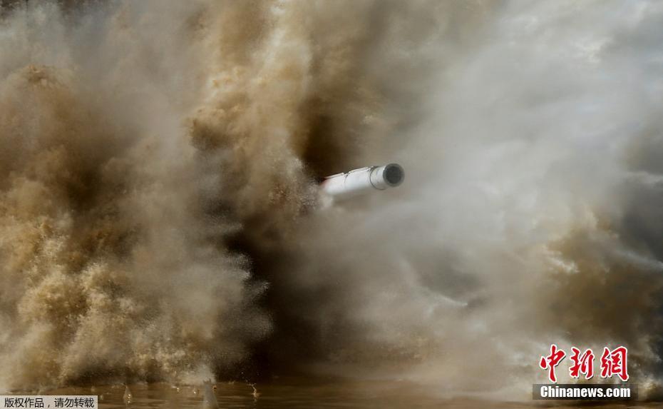 Tanques militares competem nos Jogos Internacionais do Exército 2017