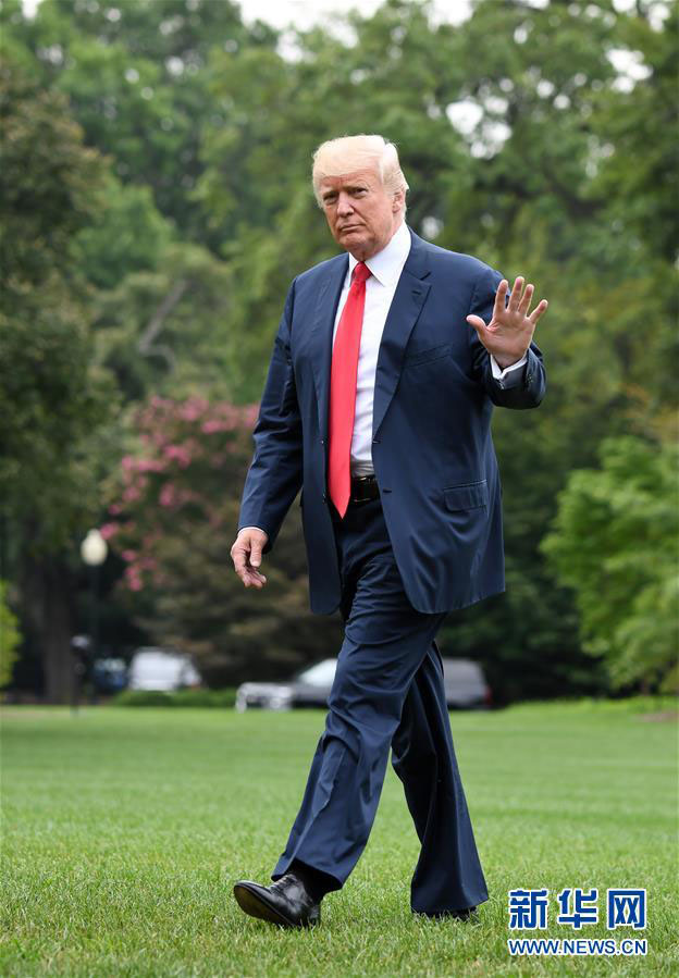 Trump aprova investiga??o em torno de suposto roubo de propriedade intelectual pela China