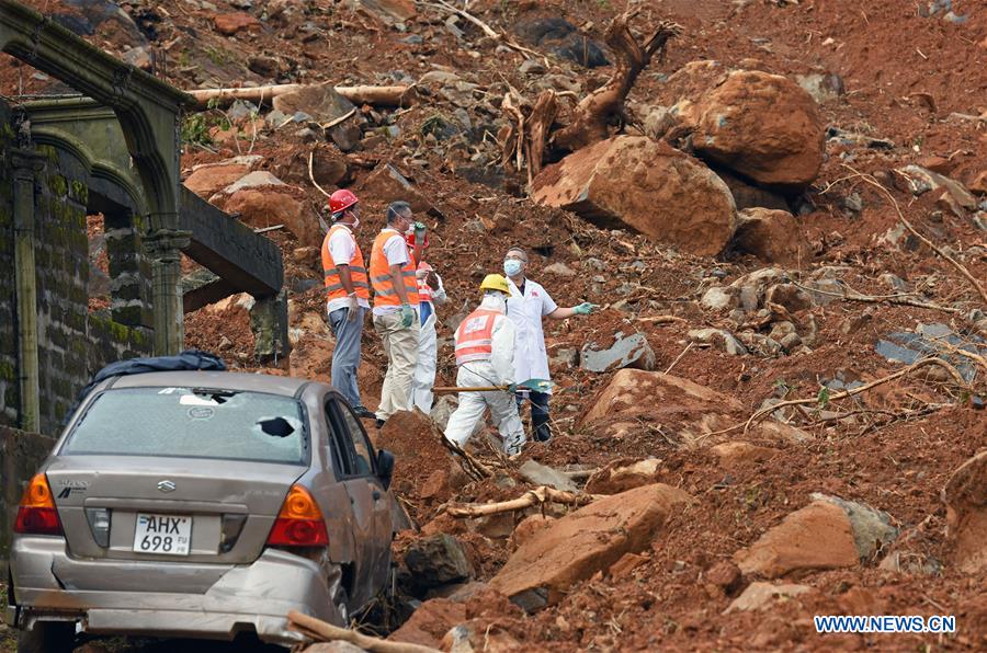 Empresas chinesas fazem doa??es a Serra Leoa após o deslizamento de terra